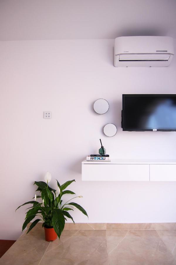 Phaedrus Living: Luxury Maisonette Lighthouse 60 Paphos Esterno foto